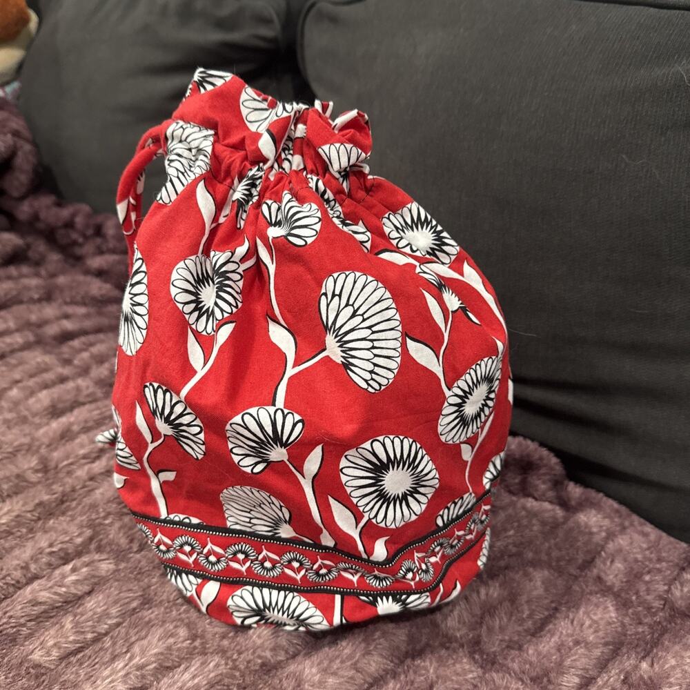 Vera Bradley Ditty Bag Deco Daisy Red Floral Drawstring Bag-Retired